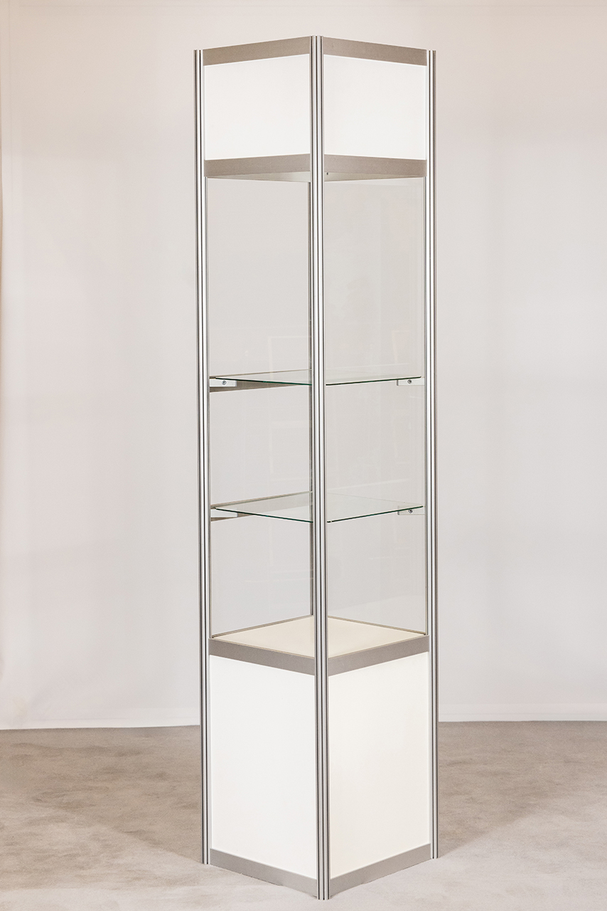 High showcase, lockable