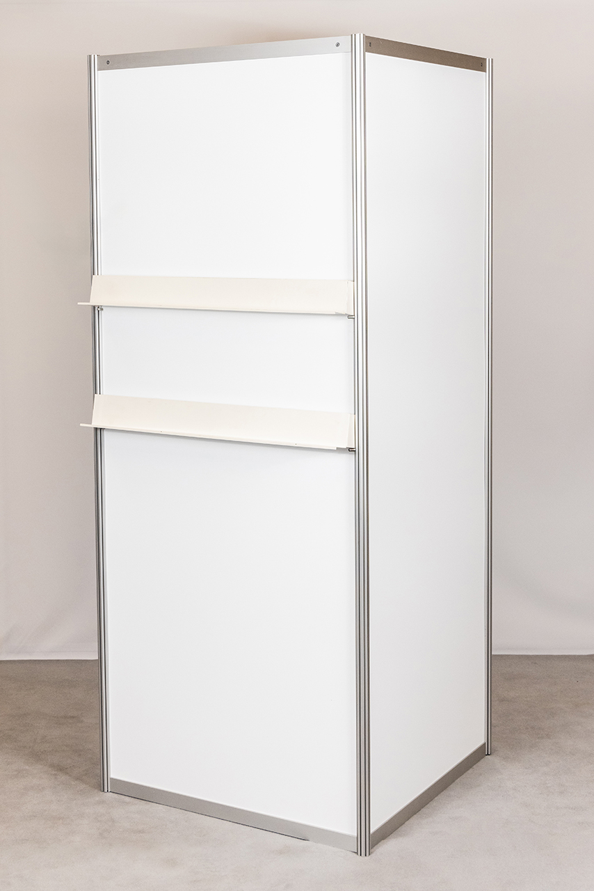 Slanted shelf